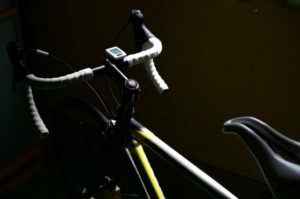 【ロードバイク入門】最初の１台にオススメのフレーム材質は？アルミ・カーボン・クロモリ【初心者向き】