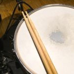 【入門】ドラムスティックの材質特集!最初に使うスティックは何を選べばいいの!?【初心者】